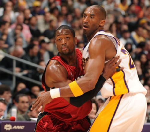 队扛在肩上 队扛在肩上